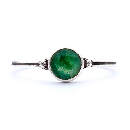 Ezüst smaragd köves gyűrű "sima"