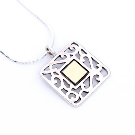 Izraeli ezüst aranyozott medál lánccal "négyzet"