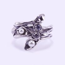 Ezüst gyűrű cirkónia és tekla gyöngyökkel